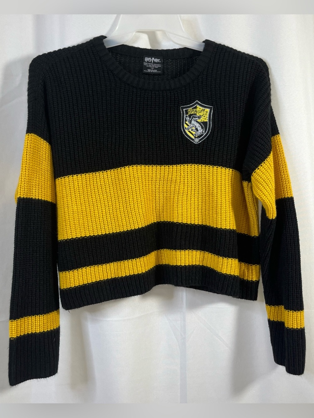 Harry Potter Sweater Womens  Black Yellow Cropped Hufflepuff Crest Patch Large